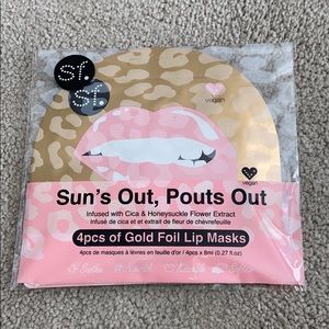 Suns out, pouts out gold foil lip masks